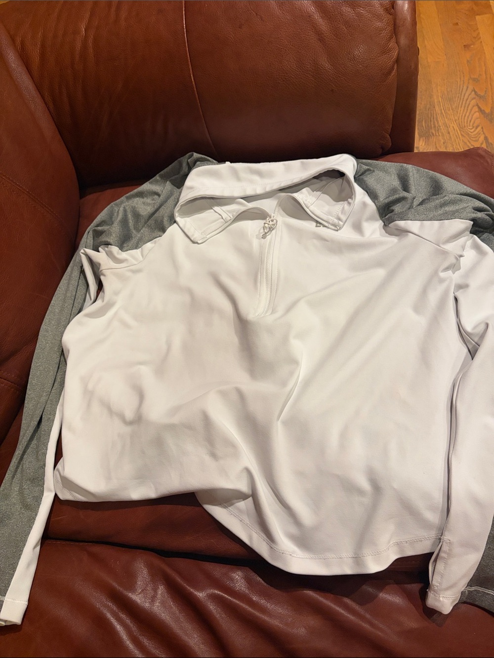 Aeropostale Women’s White Long-Sleeve Zip Athletic Top Size Large